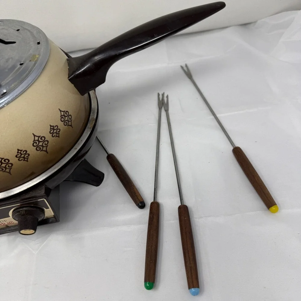 Vtg Oster Electric Almond Fondue Pot Set 701-03A Mid Century Modern 8 Forks USA